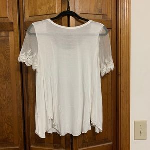 Off white blouse w/sheer lace sleeves